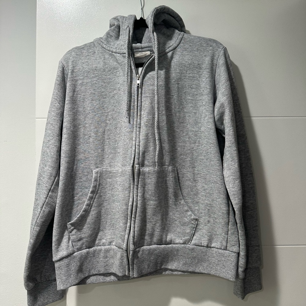 Cozy, zippered hoodie! Excellent condition
